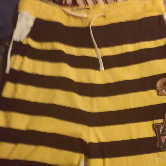 Hustle gang shorts - Picture 2 of 3